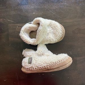 Toddler Size 7-8 Slippers